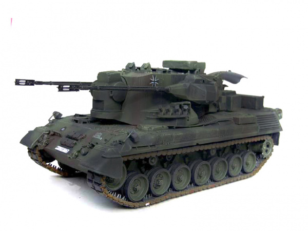 Модель - Немецкая самоходная зенитная пушка Flakpanzer Gepard с одной. 
