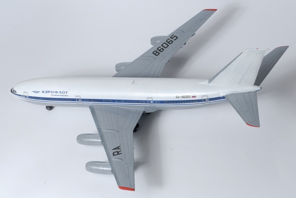 Модель - Пассажирский лайнер Ил-86. 