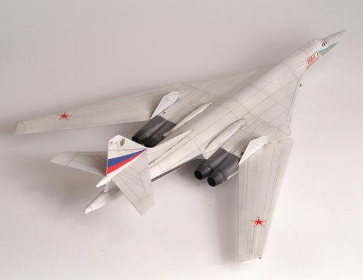 Модель - Бомбардировщик Ту-160. 