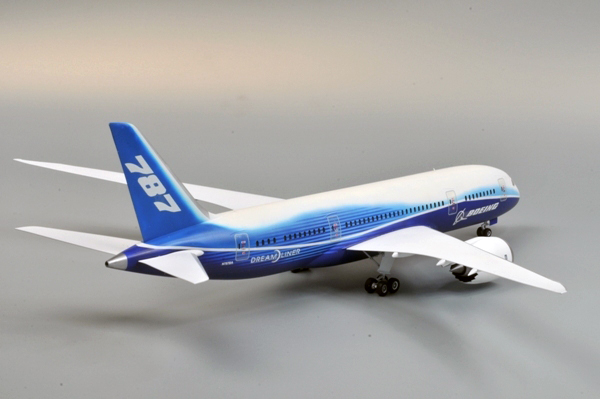 Модель - Боинг 787-8 ДРИМЛАЙНЕР. 