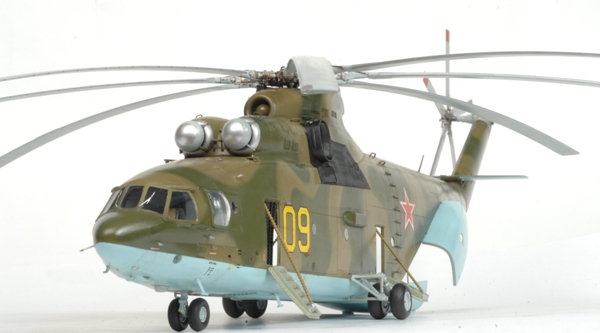 Модель - Российский тяжелый вертолет МИ-26. 