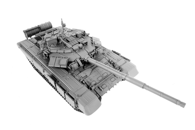 Модель - Российский основной боевой танк Т-90. 