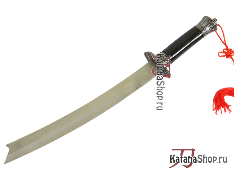 Китайский меч Longhubaodao в чёрных ножнах. 