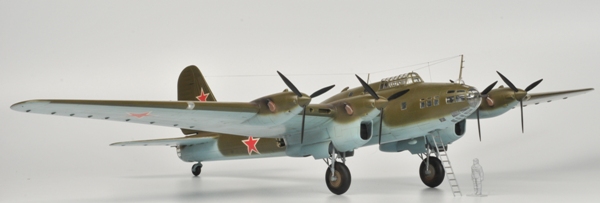 Модель - Личный самолет Сталина Пе-8 ОН (особого назначения). 