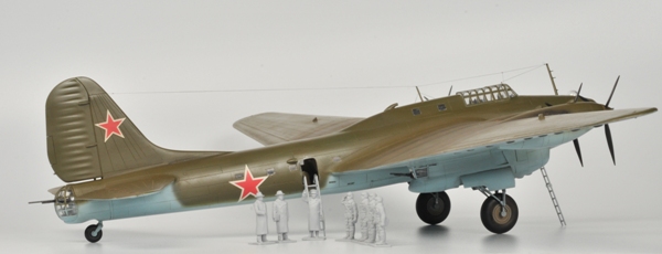 Модель - Личный самолет Сталина Пе-8 ОН (особого назначения). 