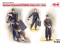 German Armoured Vehicle Crew (1941-1942) (4 figures and cat)