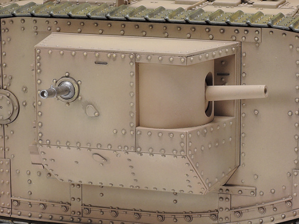 WWI British Tank Mk.IV Male (w/Single Motor). 