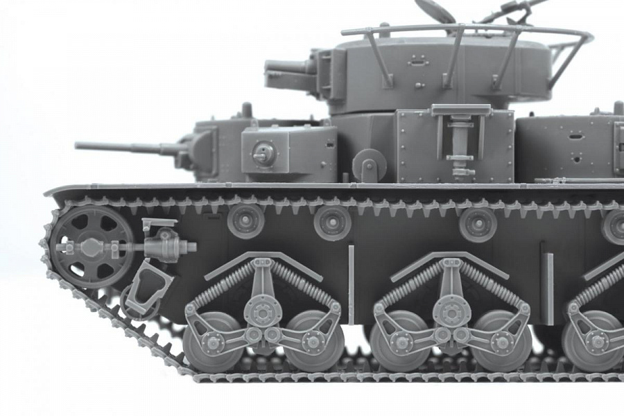 Модель - Советский тяжелый танк Т-35. 