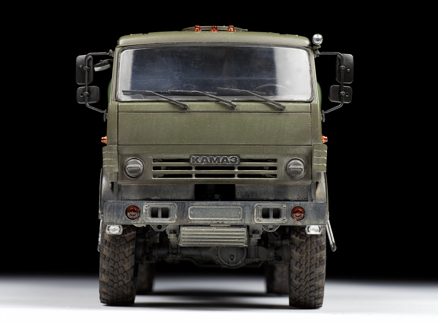 Модель - К-5350 Мустанг Российский трехосный грузовик. 