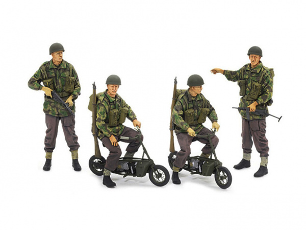 Английские парашютисты с двумя складными мотоциклами. Четыре. 