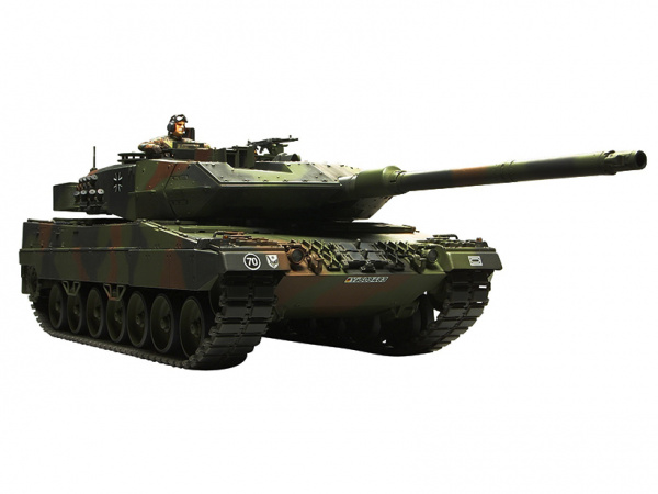 Модель - Немецкий основной танк Леопард, 2001г., с тремя фигурами тан. 