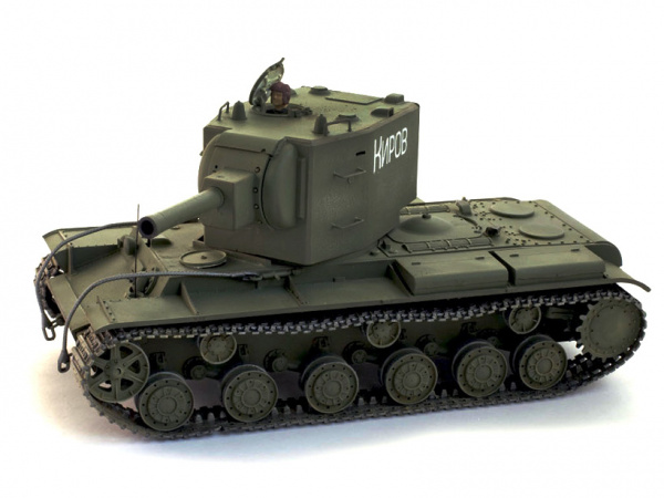 Советский тяжёлый танк КВ-2 c фигурой танкиста (1:35). 