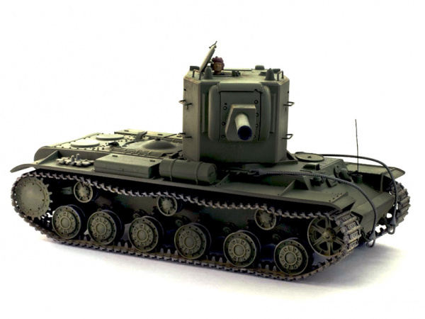 Советский тяжёлый танк КВ-2 c фигурой танкиста (1:35). 