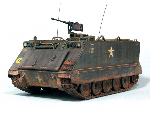 Модель - Американский БТР  M113 A.P.C. (Вьетнам) (1:35). 