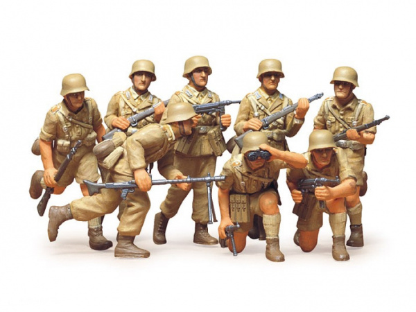 Модель - Немецкие пехотинцы, 8 фигур в тропической униформе (1:35). 