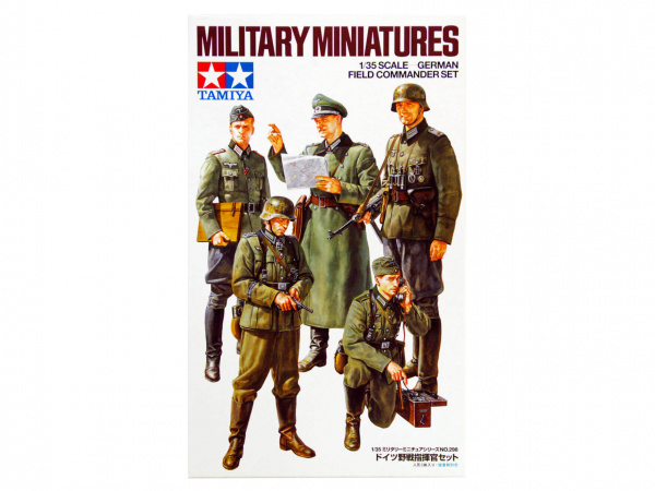  Модель Немецкие офицеры и радист (5 фигур) с набором вооружения и а